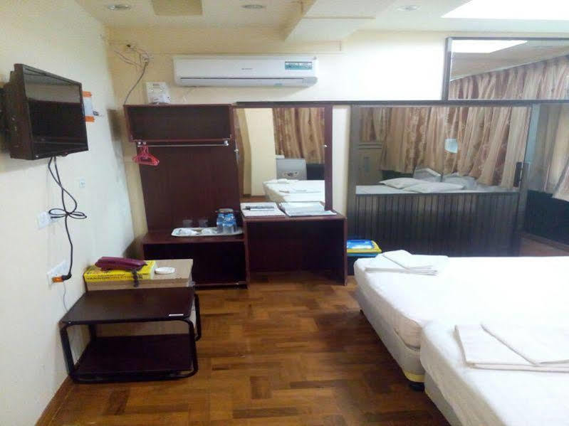 New Golden Forward Hotel Yangon Exterior photo