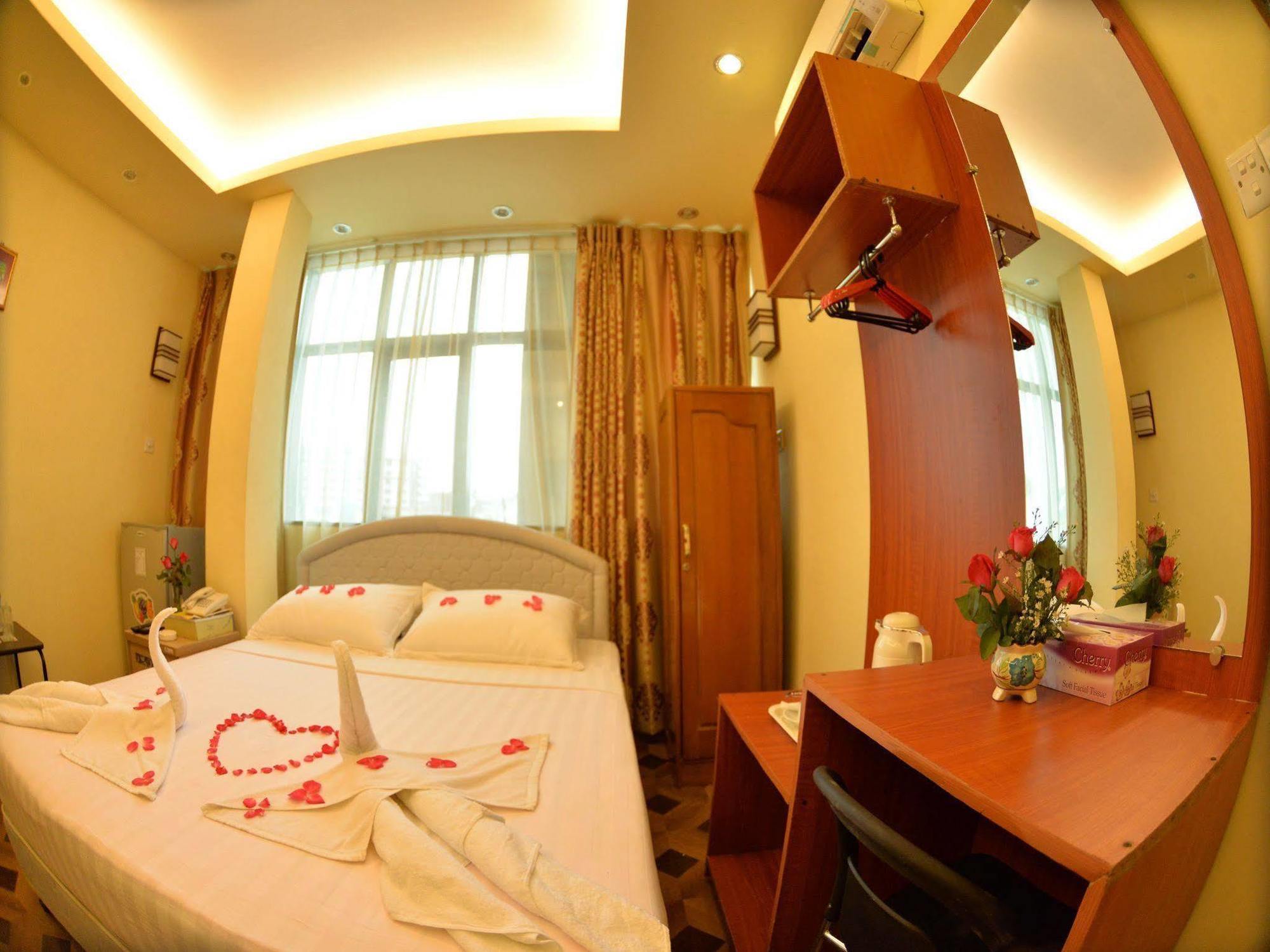 New Golden Forward Hotel Yangon Exterior photo